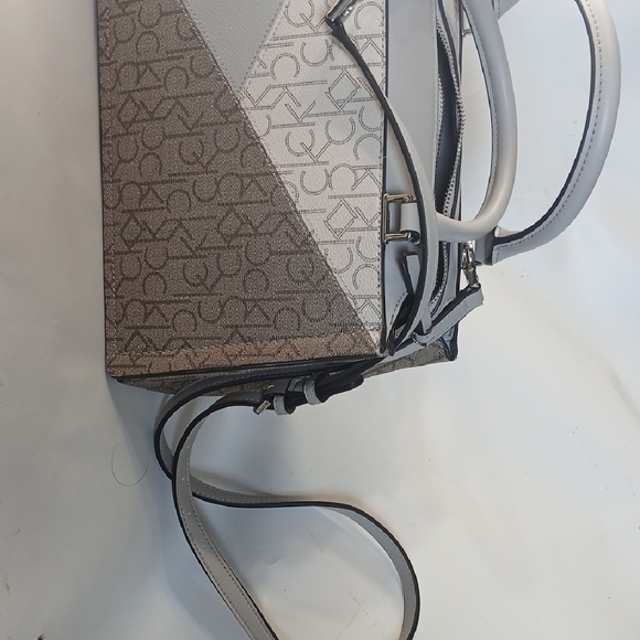 Calvin Klein Gray and White Satchel with Structured Design NWOT - Picture 3 of 9